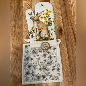 Floral Bunny Oven Mitt and Pot Holder Set